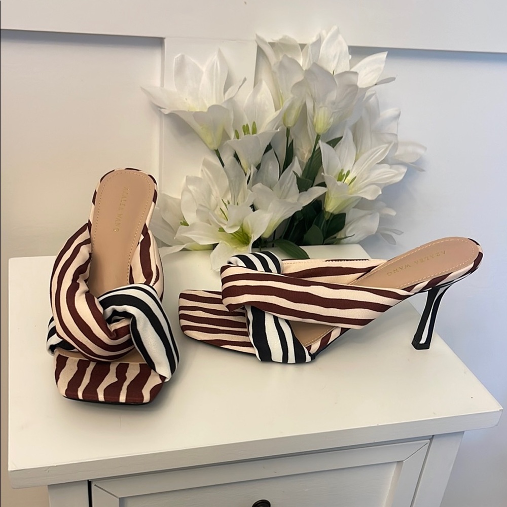 Stylish Zebra Print Heeled Sandals